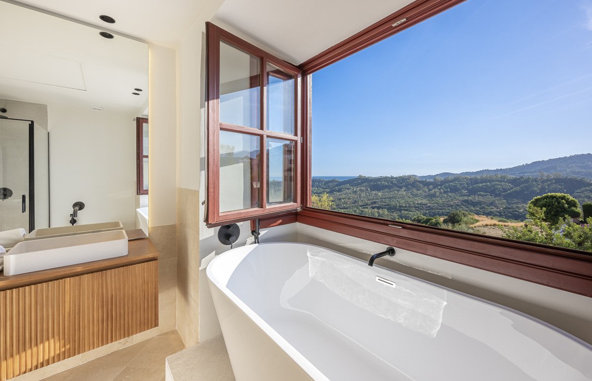 3 Bed Townhouse in Benahavís