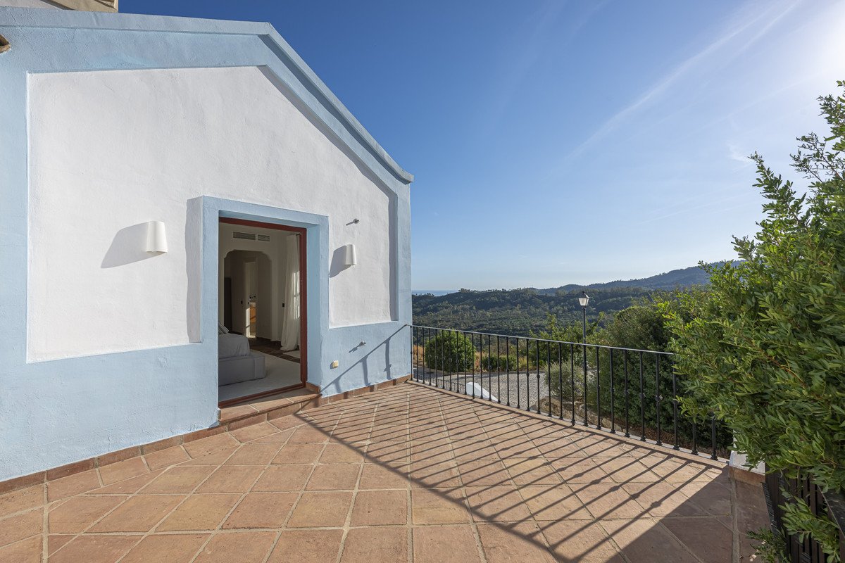 3 Bed Townhouse in Benahavís