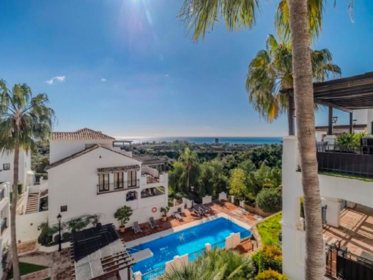 4 Bed Penthouse Duplex in Altos de los Monteros