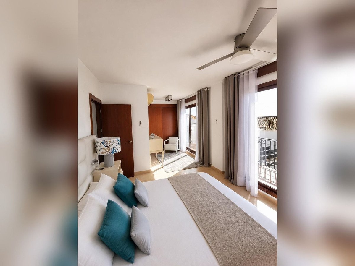 4 Bed Penthouse Duplex in Altos de los Monteros