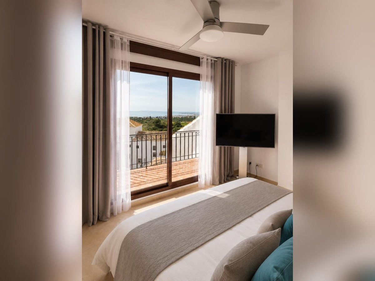 4 Bed Penthouse Duplex in Altos de los Monteros