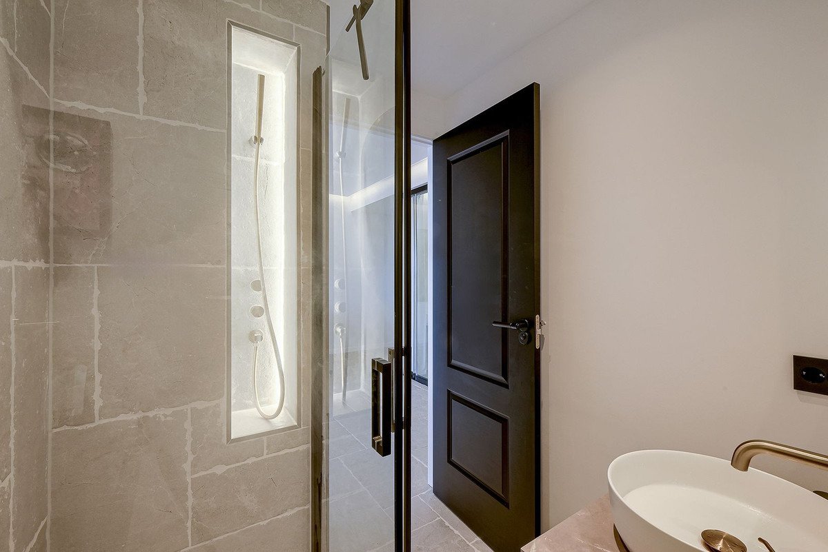 2 Bed Middle Floor Apartment in Nueva Andalucía