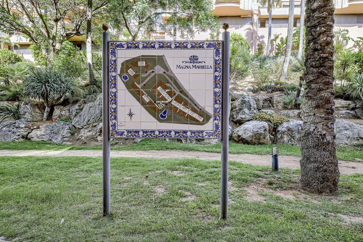 2 Bed Middle Floor Apartment in Nueva Andalucía