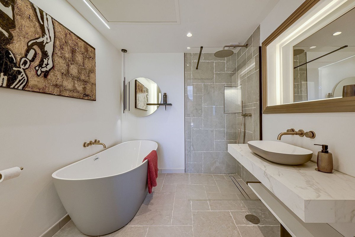 2 Bed Middle Floor Apartment in Nueva Andalucía