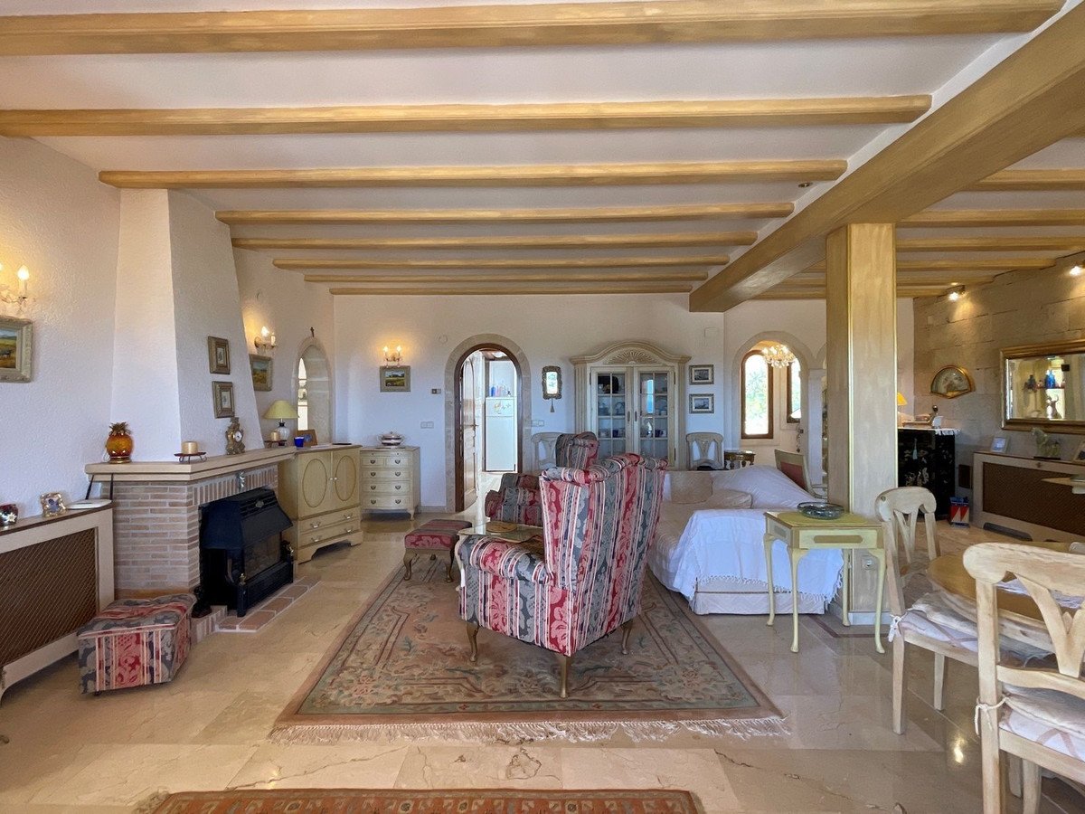 4 Bed Detached Villa in Moraira