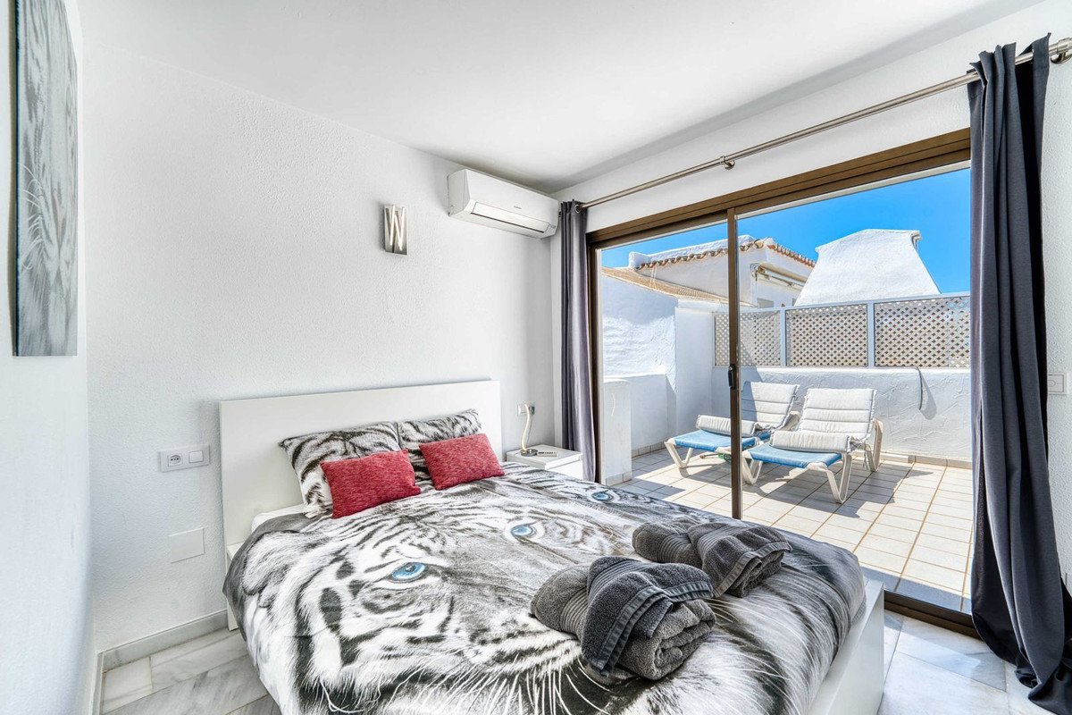 5 Bed Penthouse in Elviria