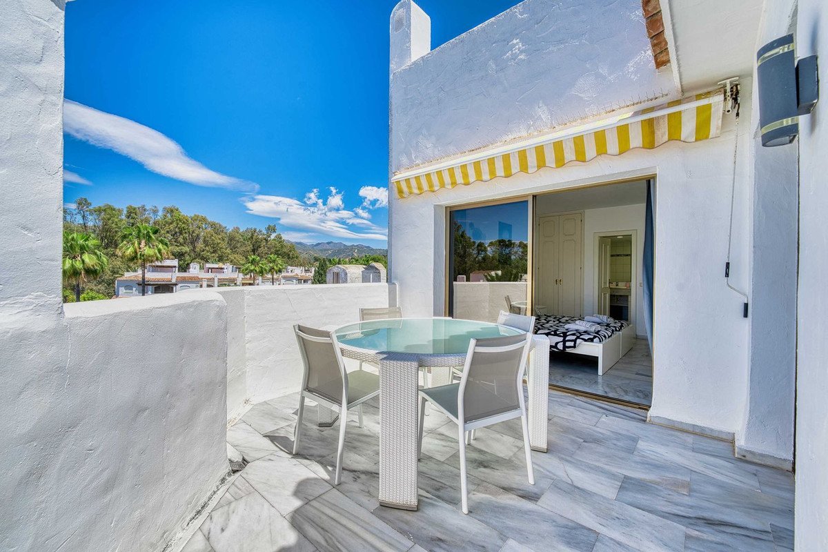 5 Bed Penthouse in Elviria
