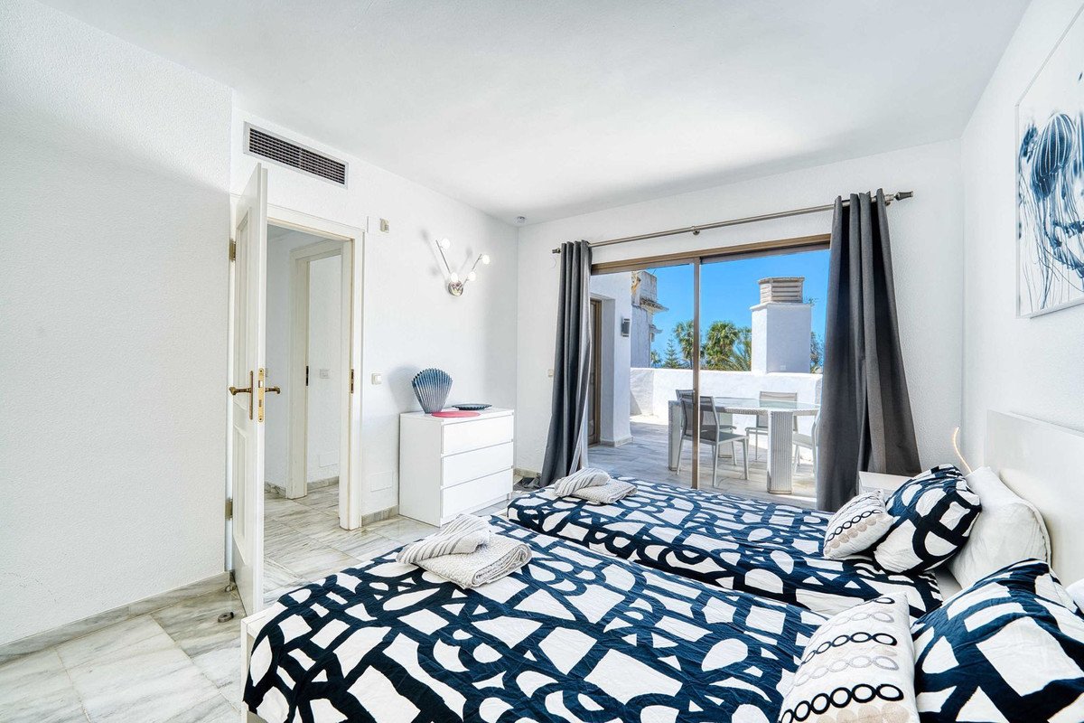 5 Bed Penthouse in Elviria