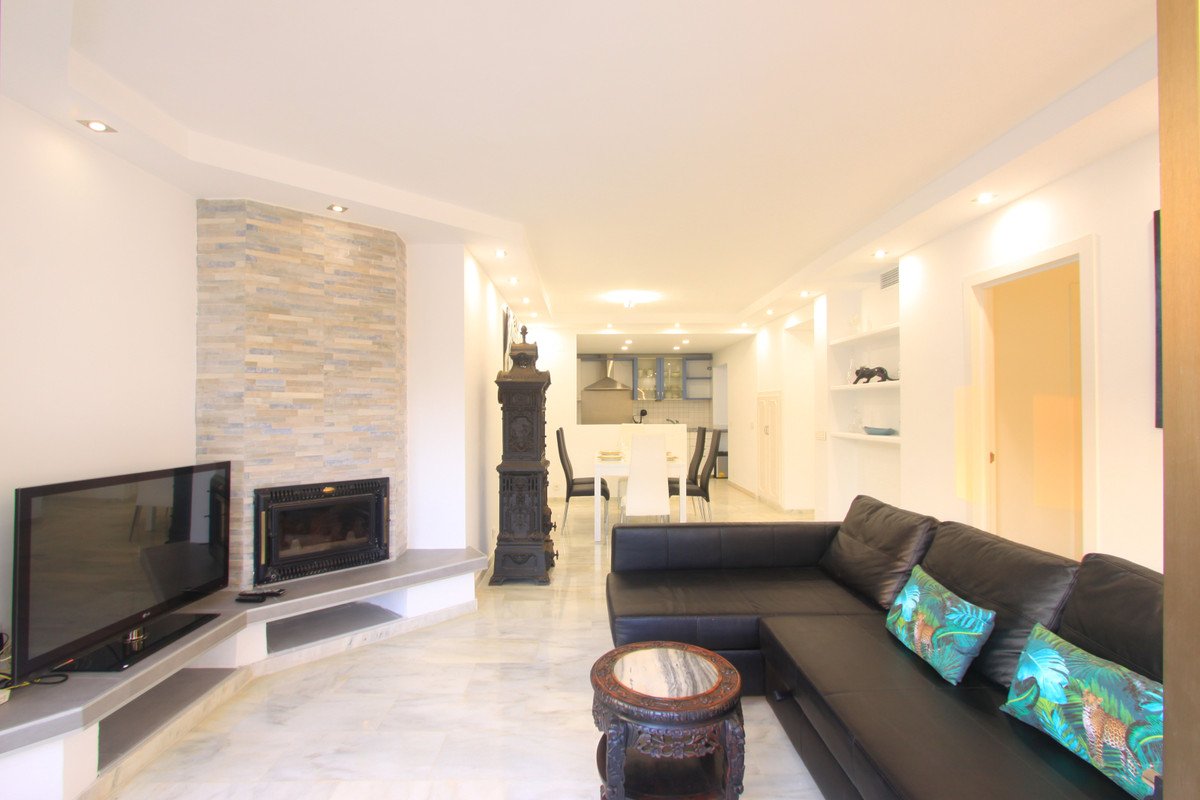 5 Bed Penthouse in Elviria