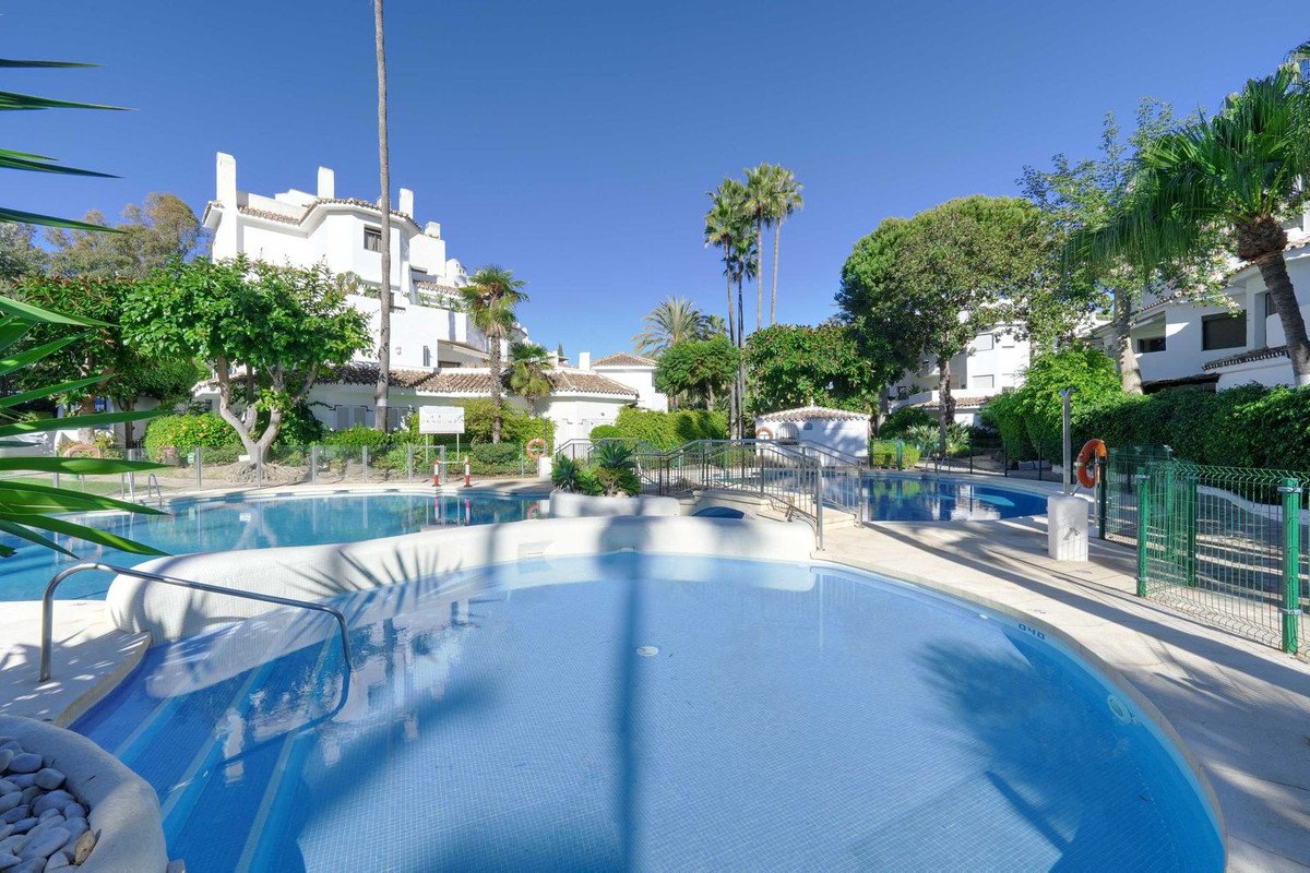 5 Bed Penthouse in Elviria