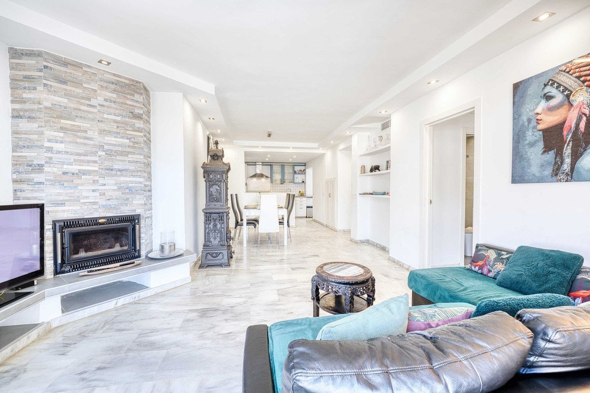 5 Bed Penthouse in Elviria