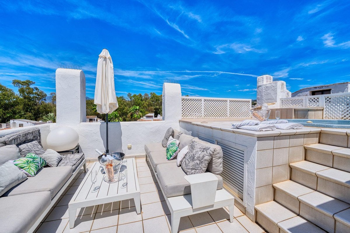 5 Bed Penthouse in Elviria