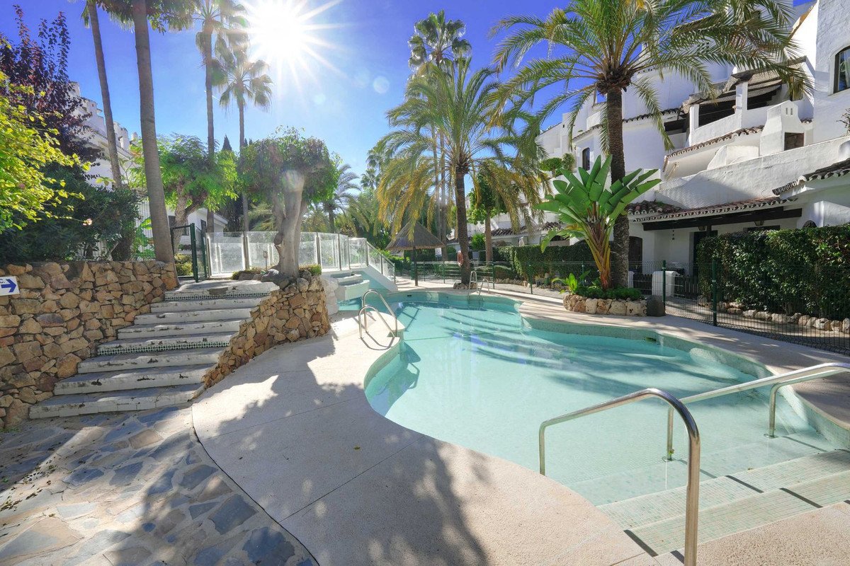 5 Bed Penthouse in Elviria