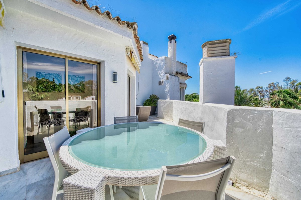 5 Bed Penthouse in Elviria