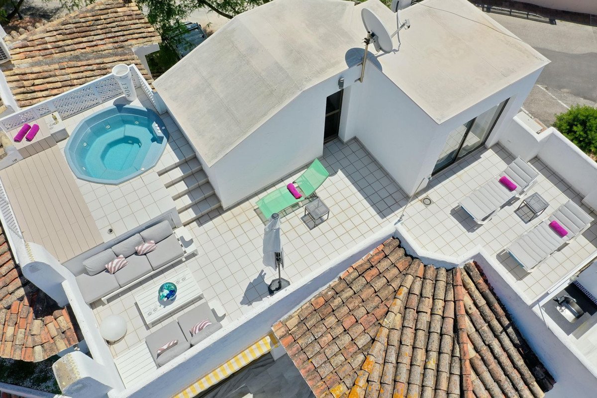 5 Bed Penthouse in Elviria