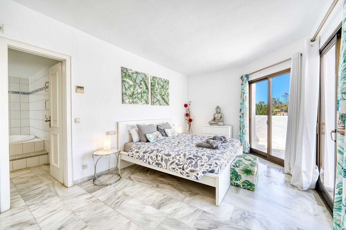 5 Bed Penthouse in Elviria