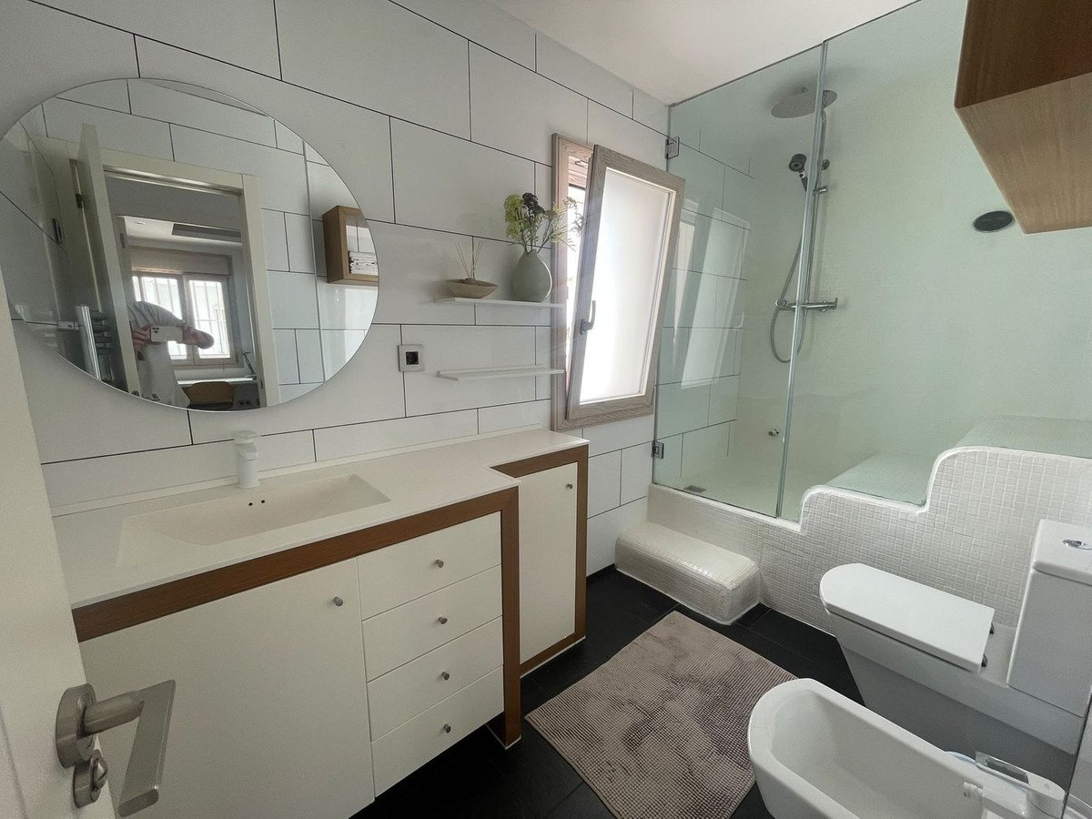 5 Bed Detached Villa in Atalaya