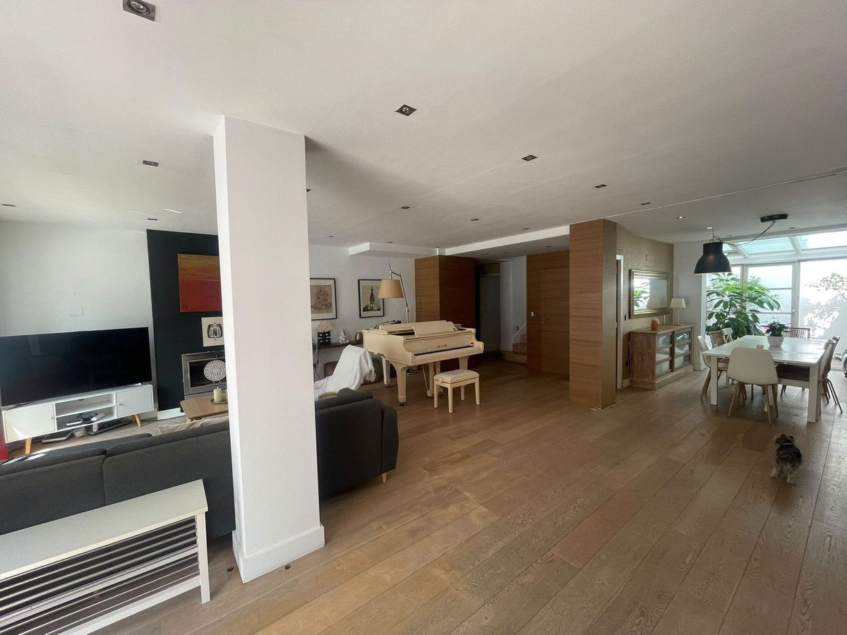 5 Bed Detached Villa in Atalaya
