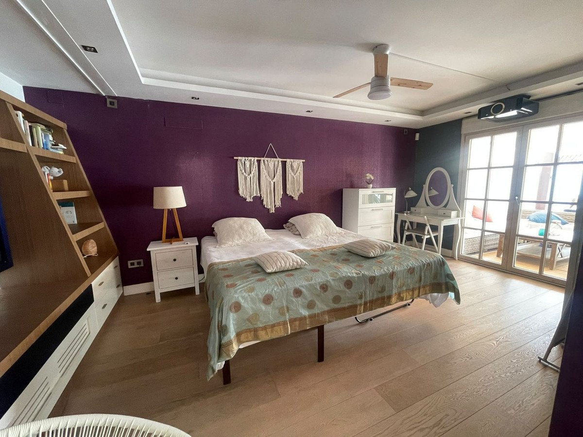 5 Bed Detached Villa in Atalaya