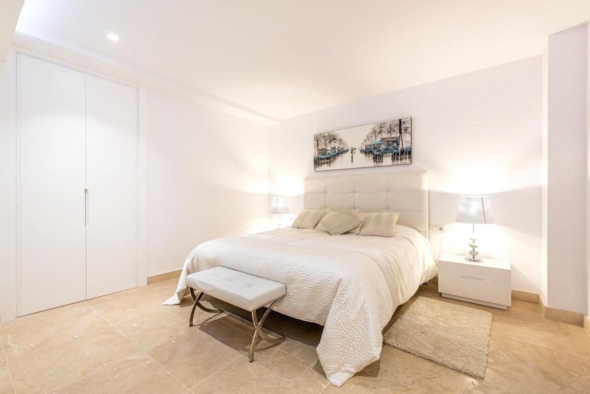 5 Bed Detached Villa in Río Real