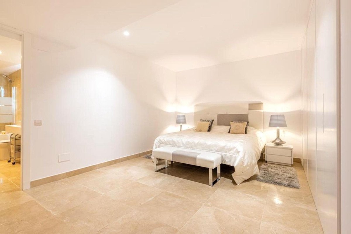 5 Bed Detached Villa in Río Real