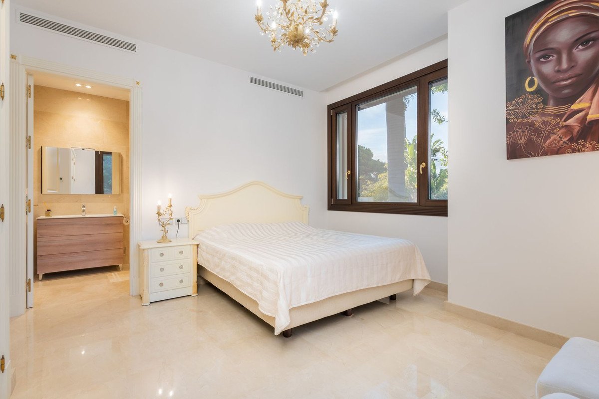 7 Bed Detached Villa in Guadalmina Baja