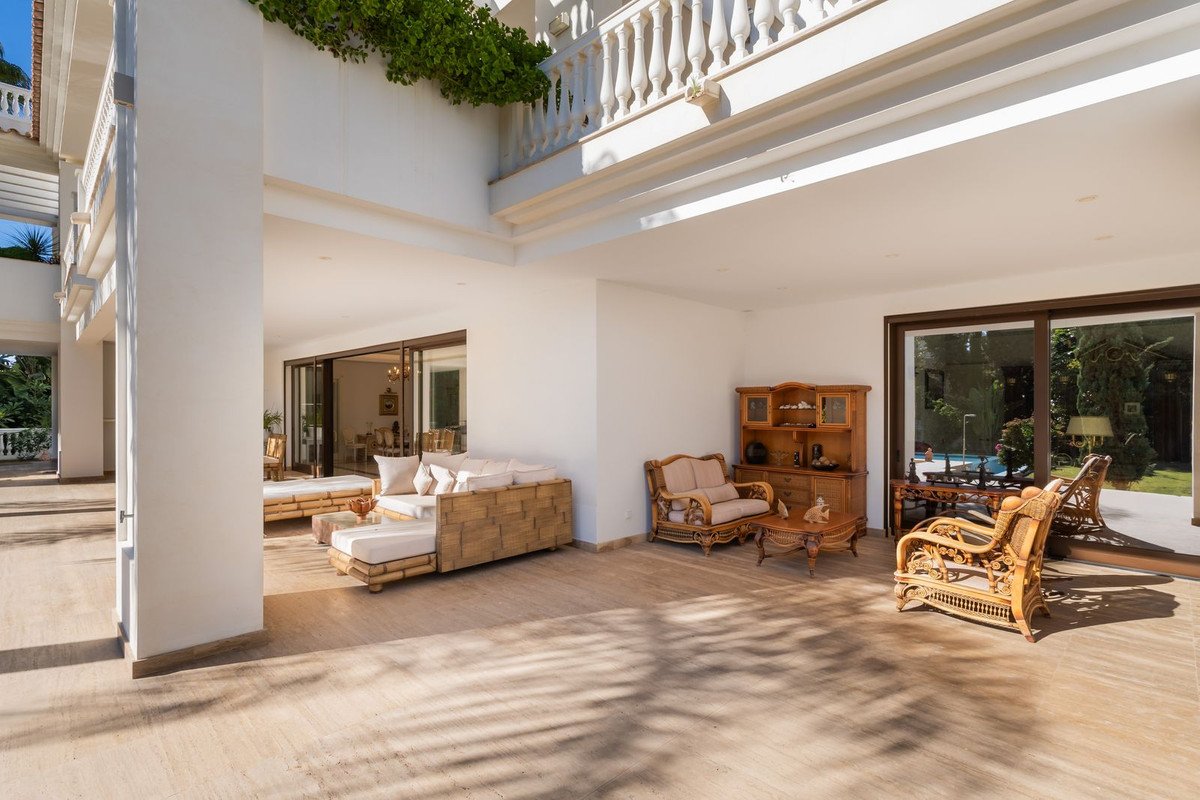 7 Bed Detached Villa in Guadalmina Baja
