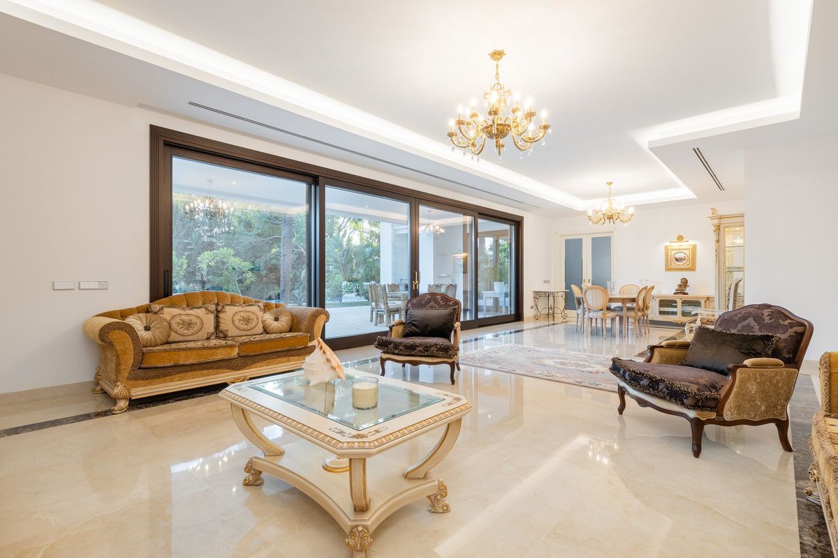 7 Bed Detached Villa in Guadalmina Baja