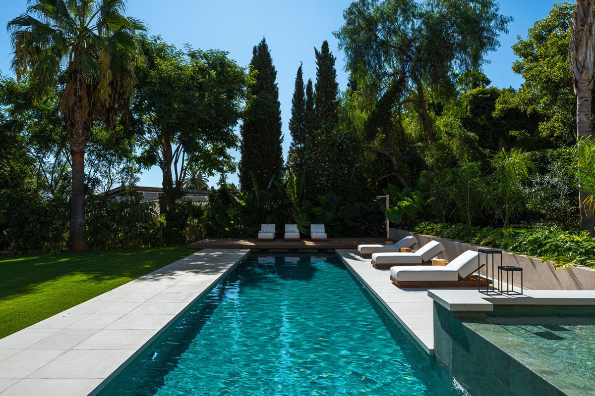 6 Bed Detached Villa in Nueva Andalucía