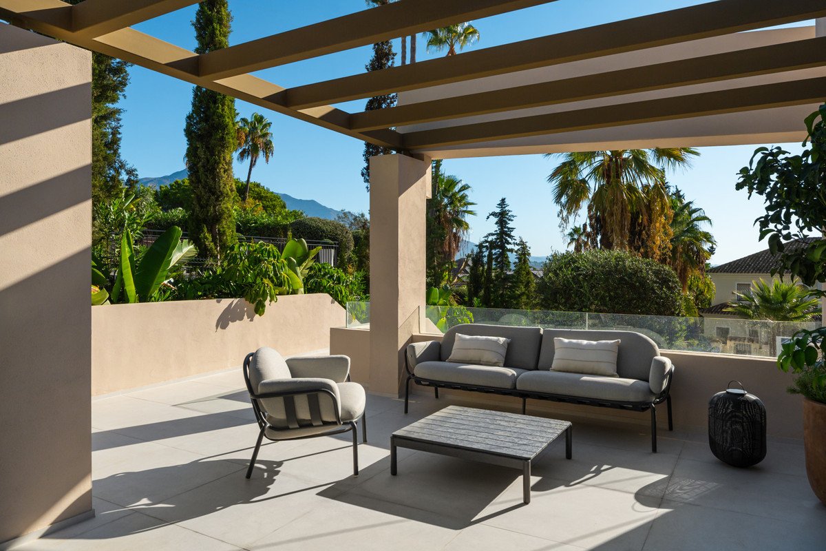 6 Bed Detached Villa in Nueva Andalucía
