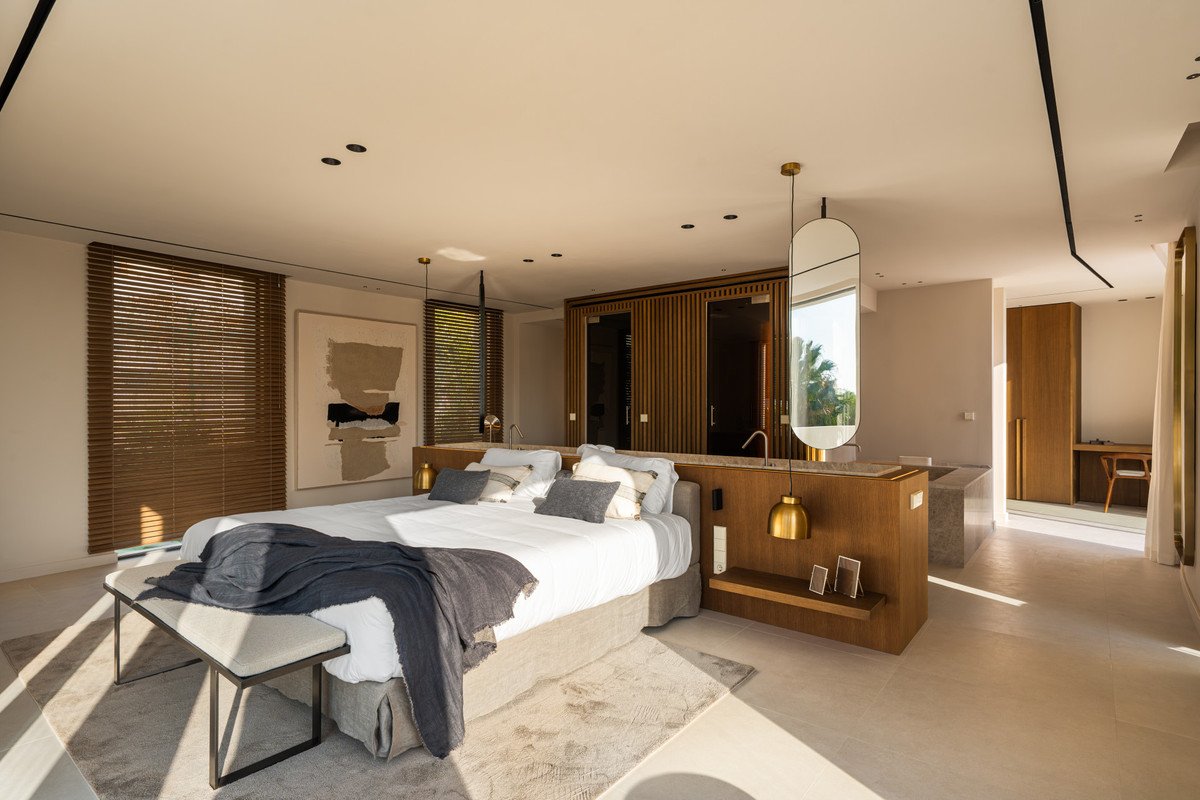 6 Bed Detached Villa in Nueva Andalucía