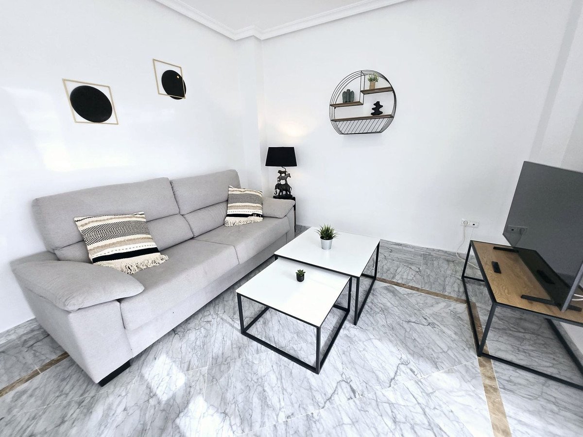 2 Bed Middle Floor Apartment in Nueva Andalucía