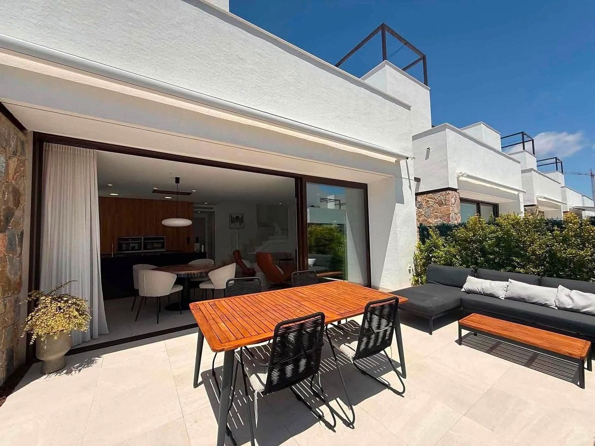 3 Bed Detached Villa in Santa Rosalia Lake and Life Resort
