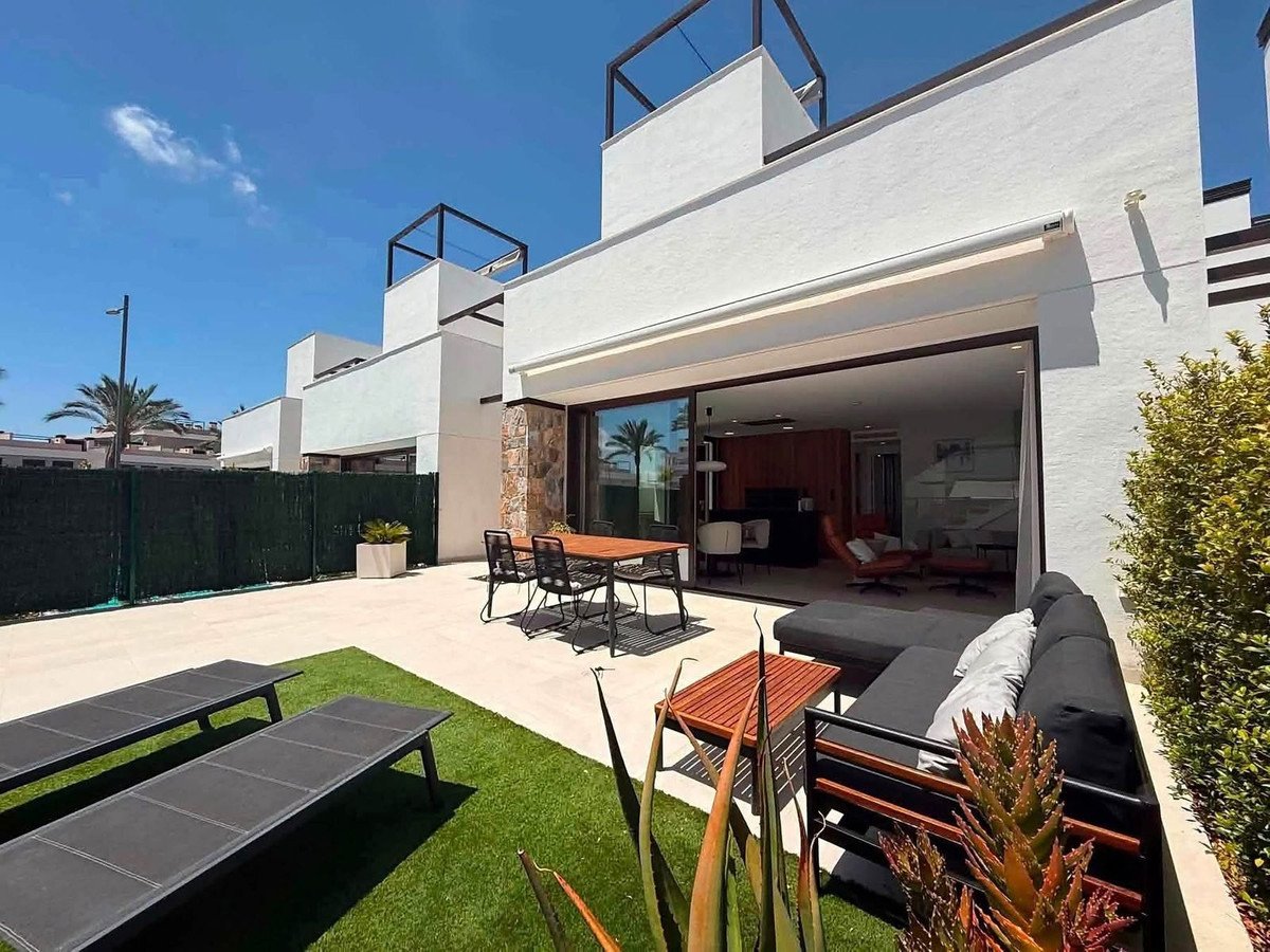 3 Bed Detached Villa in Santa Rosalia Lake and Life Resort