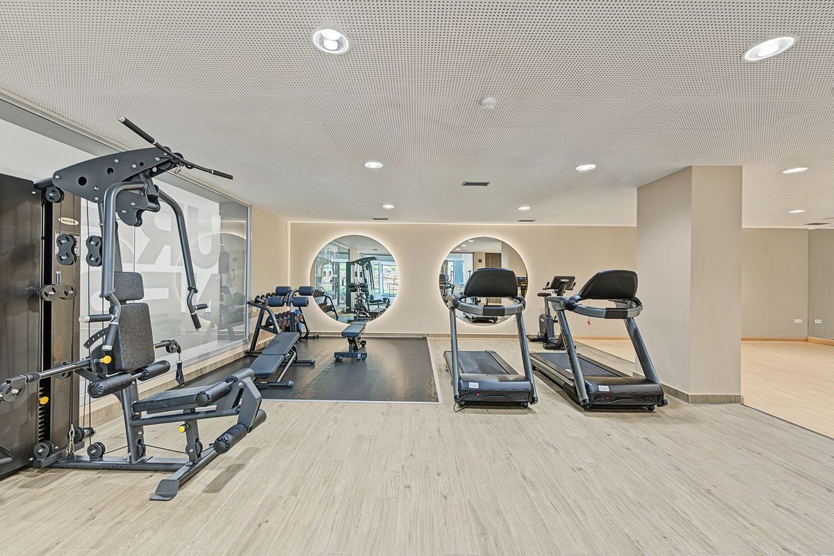 3 Bed Middle Floor Apartment in Selwo