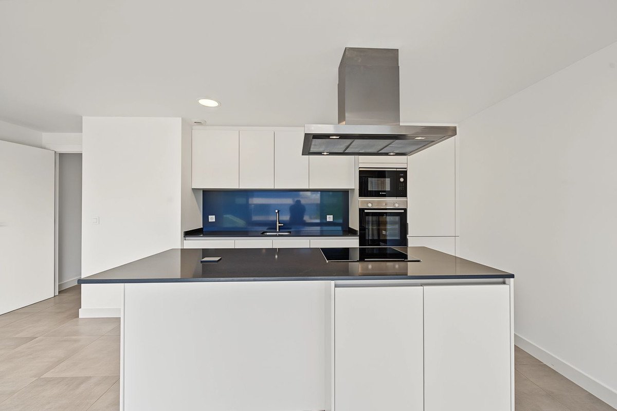 3 Bed Middle Floor Apartment in Selwo