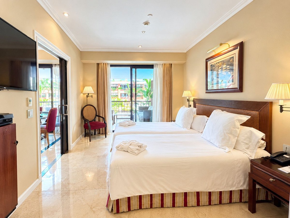2 Bed Middle Floor Apartment in Puerto Banús