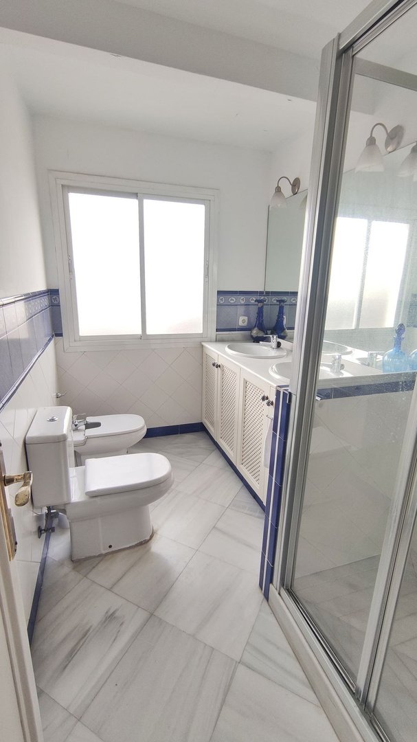 4 Bed Middle Floor Apartment in Marbella
