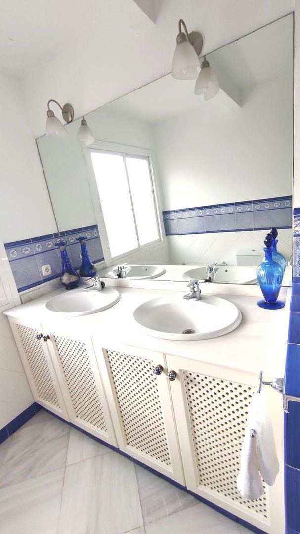 4 Bed Middle Floor Apartment in Marbella