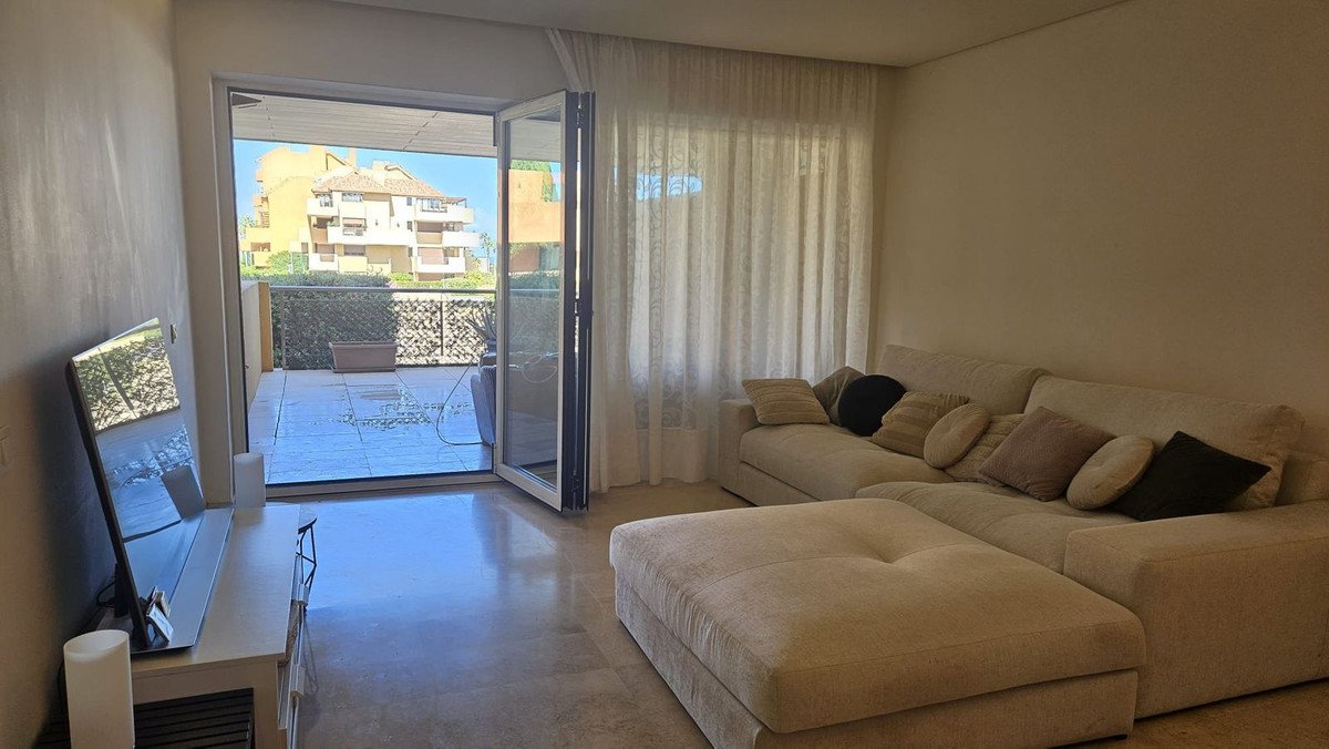 2 Bed Middle Floor Apartment in Sotogrande Marina