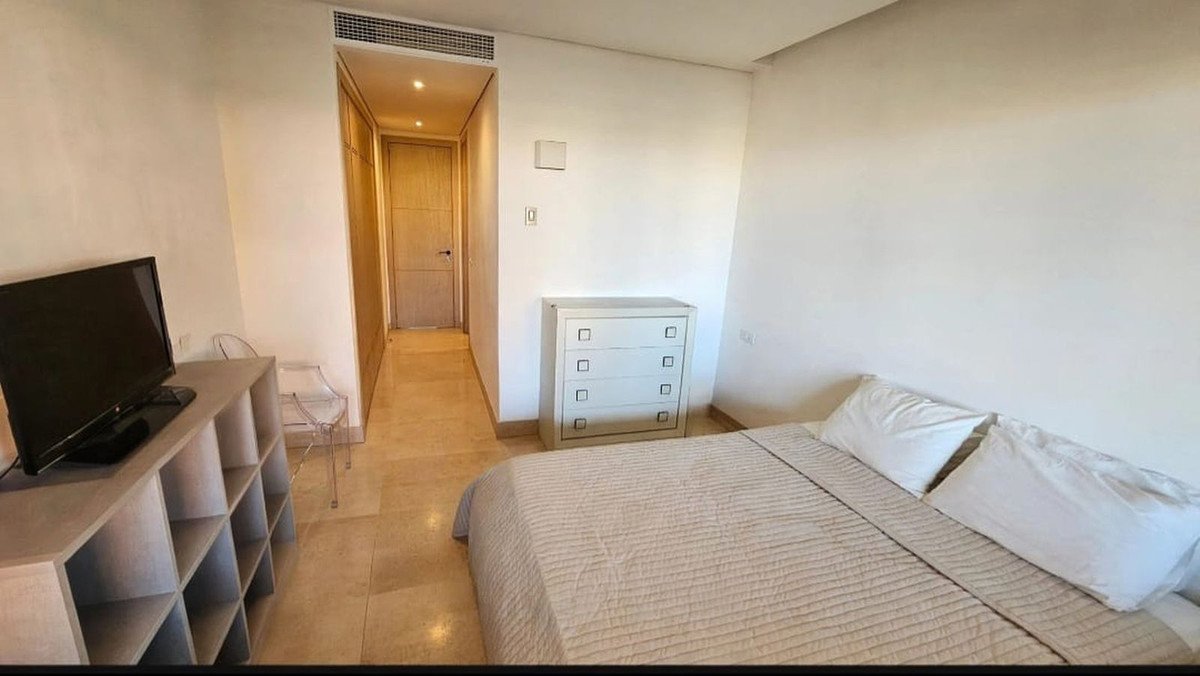 2 Bed Middle Floor Apartment in Sotogrande Marina