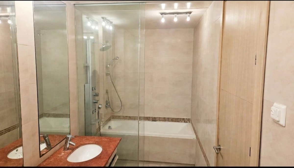 2 Bed Middle Floor Apartment in Sotogrande Marina