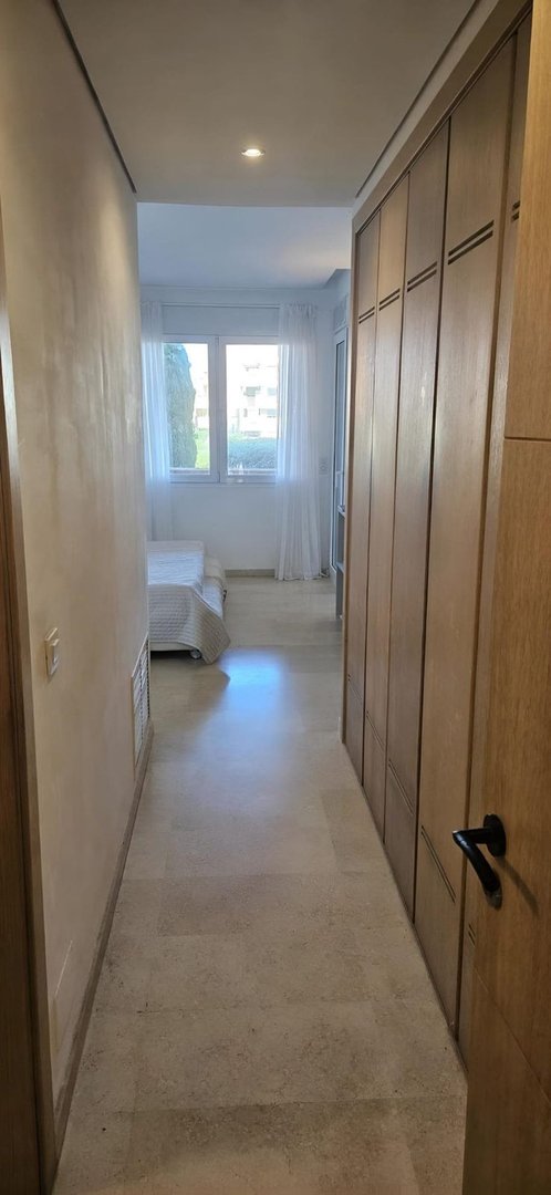 2 Bed Middle Floor Apartment in Sotogrande Marina