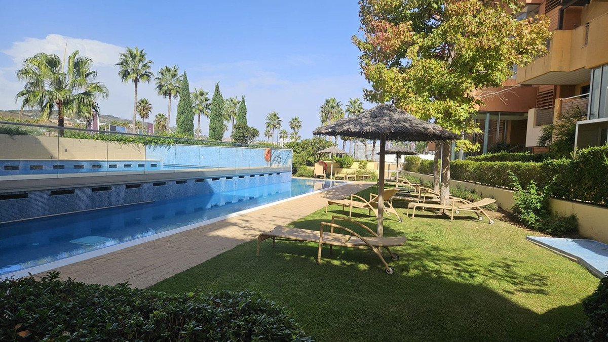 2 Bed Middle Floor Apartment in Sotogrande Marina