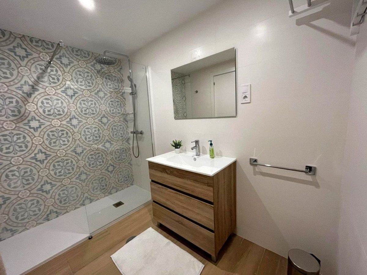 3 Bed Middle Floor Apartment in Marbella