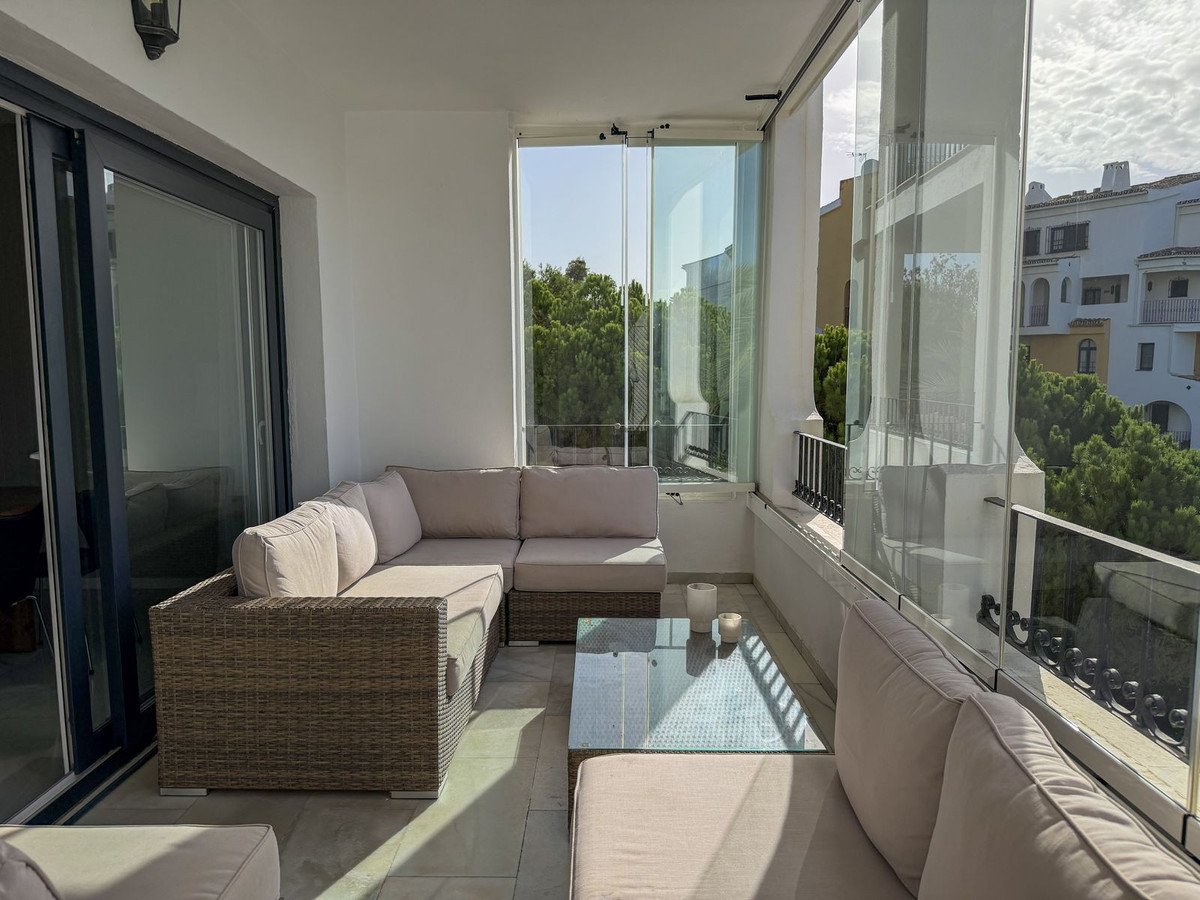3 Bed Middle Floor Apartment in Cabopino
