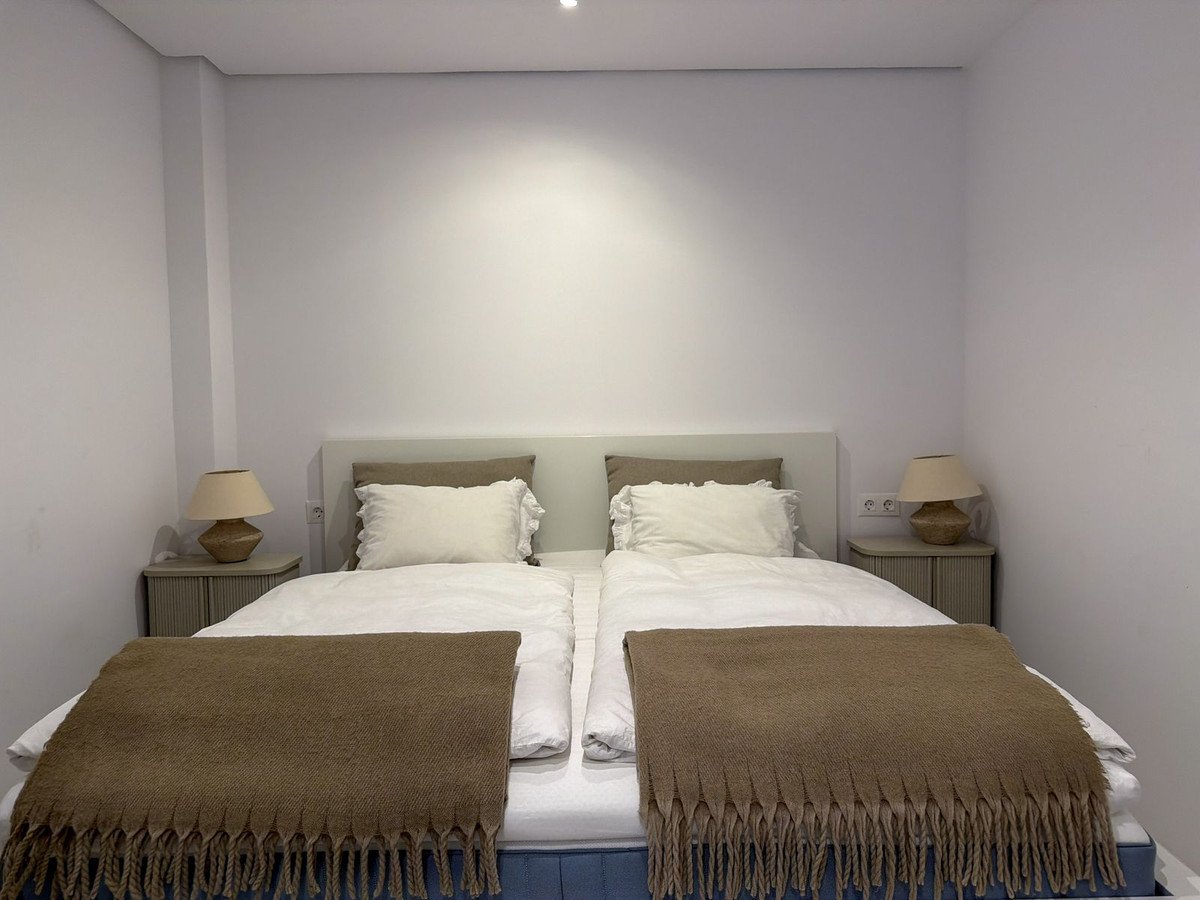 3 Bed Middle Floor Apartment in Cabopino