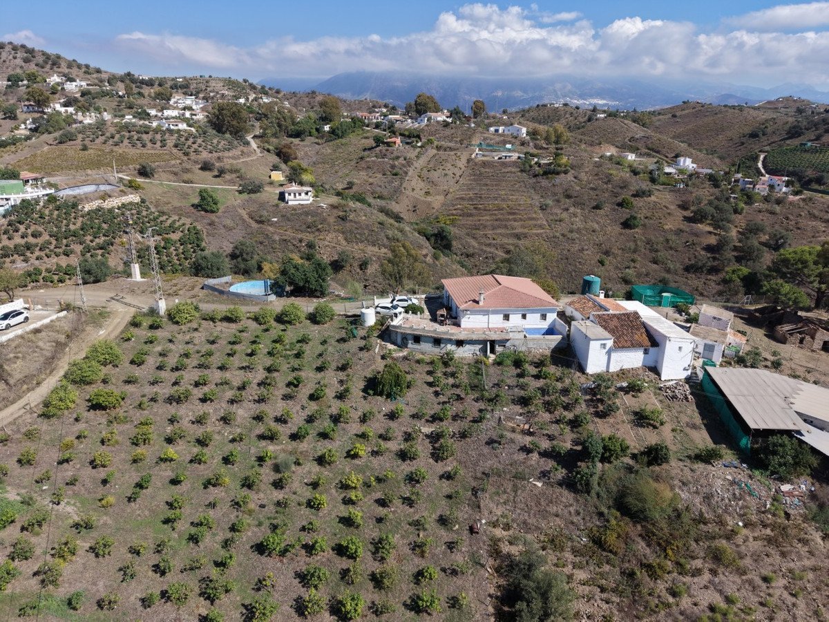 6 Bed Finca - Cortijo in Benamargosa