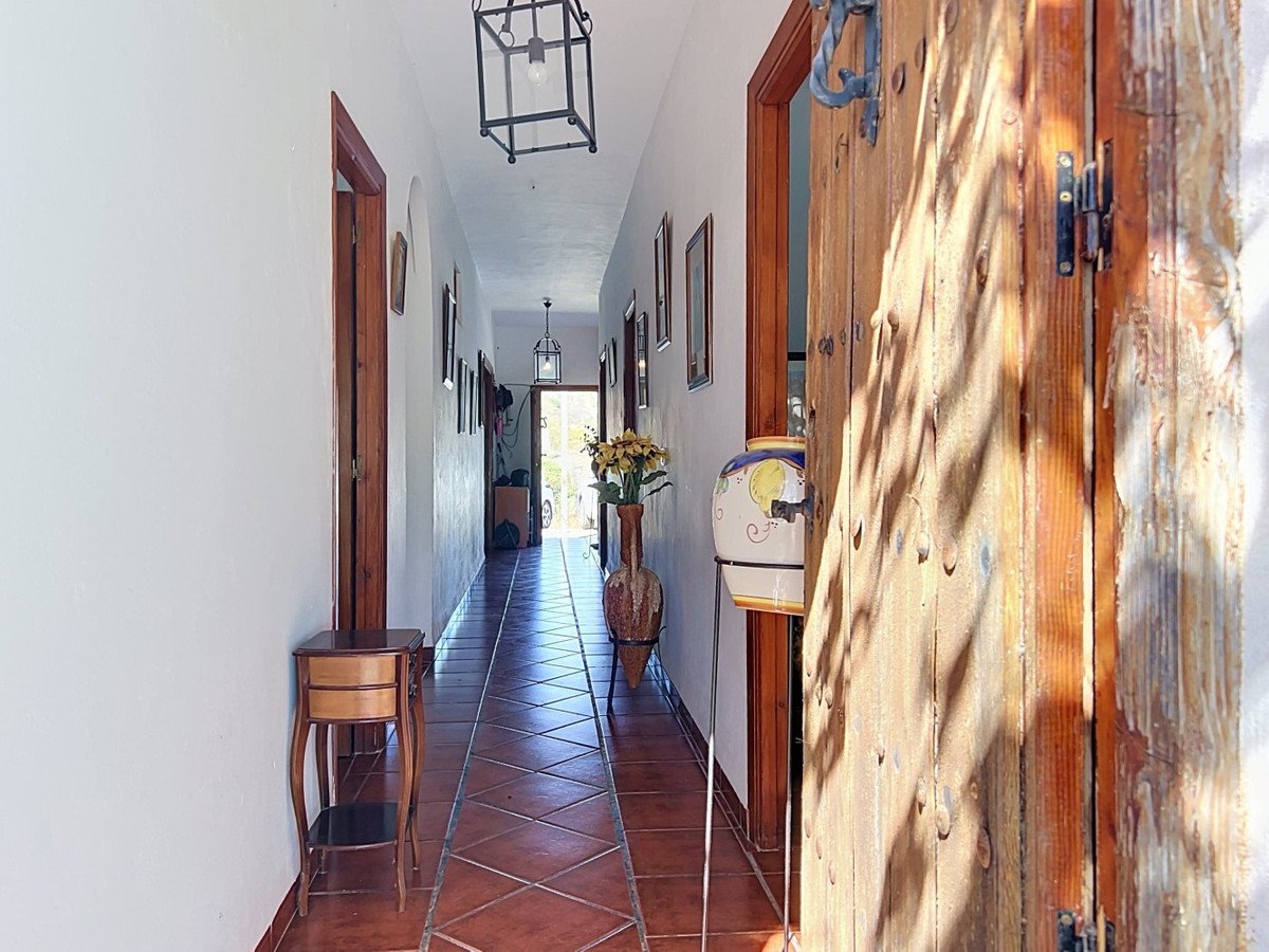 6 Bed Finca - Cortijo in Benamargosa