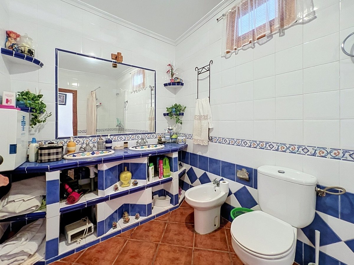 6 Bed Finca - Cortijo in Benamargosa